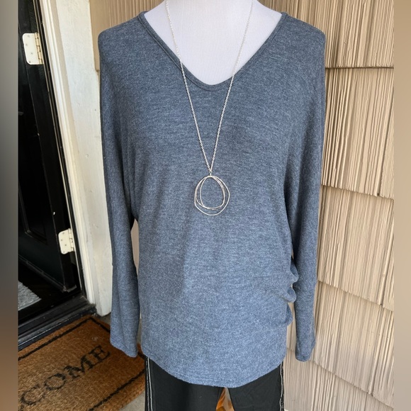 NWT Enti super soft, lightweight denim blue colored fleece vneck - Picture 1 of 3